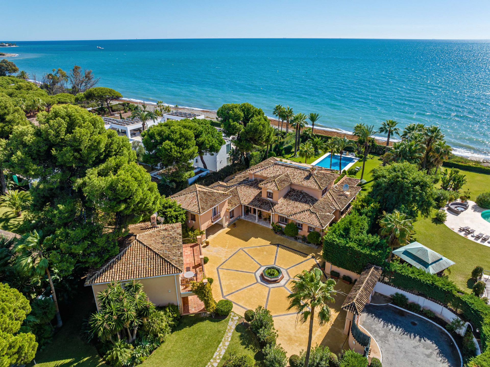 El Paraíso, Estepona